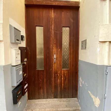 Lägenhet Utulny A Prostorny Podkrovni S Krbovymi Kamny