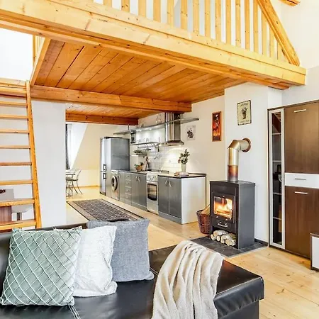 Utulny A Prostorny Podkrovni S Krbovymi Kamny