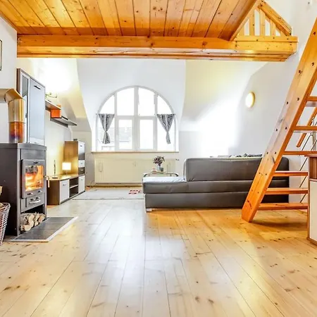 Apartment Utulny A Prostorny Podkrovni S Krbovymi Kamny *