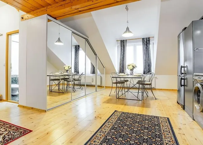 Utulny A Prostorny Podkrovni S Krbovymi Kamny Apartament Czeskie Budziejowice