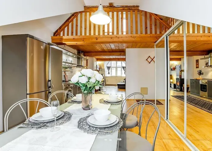 Utulny A Prostorny Podkrovni S Krbovymi Kamny