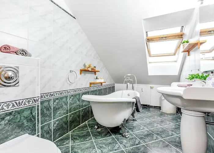 아파트 Utulny A Prostorny Podkrovni S Krbovymi Kamny 체스케부데요비체